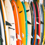 Alquila equipamiento de surf en playas canarias y disfruta de las olas perfectas
