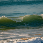 Surf en La Barrosa, Cádiz: Olas perfectas y condiciones ideales