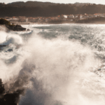 Surf en Salinas, Asturias: Características de las olas en el paraíso del Cantábrico