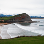 Surf en Cantabria: descubre playas y vive una experiencia inolvidable