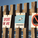 Normativas y restricciones del surf en Es Trenc: Guía completa