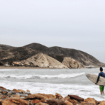 Surf en Cabo de Gata: Niveles para todos en las playas de Almería