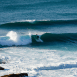 Surf en Razo: Descubre las mejores zonas para surfear en Galicia